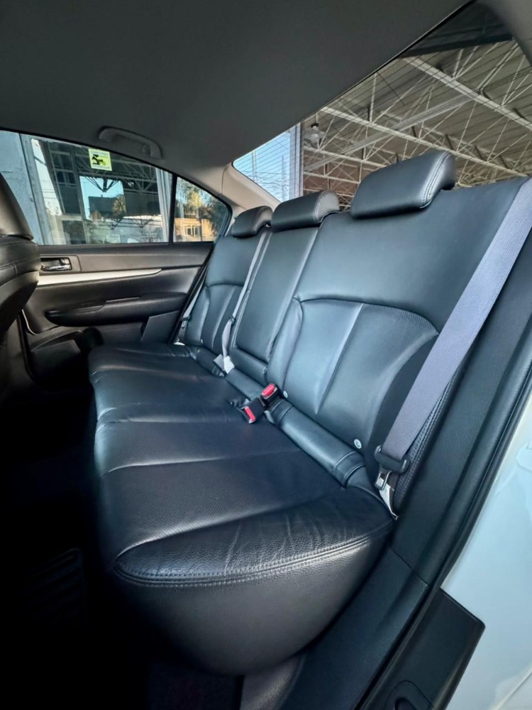 Subaru Legacy Premium — foto 19